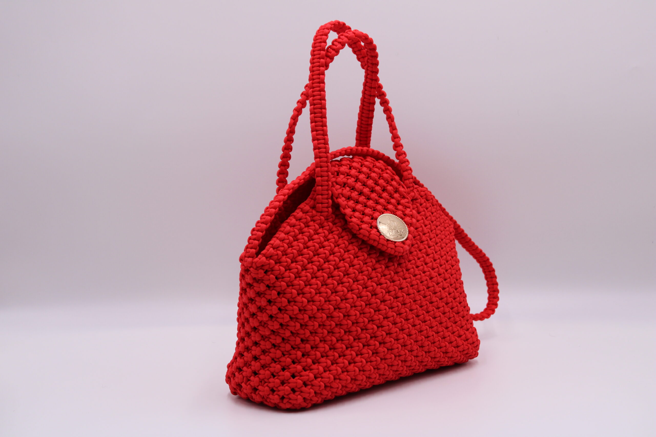 TOTE BAG RED COLOR  100% HAND-WOVEN WITH THE SMALL INTERNAL POCKET