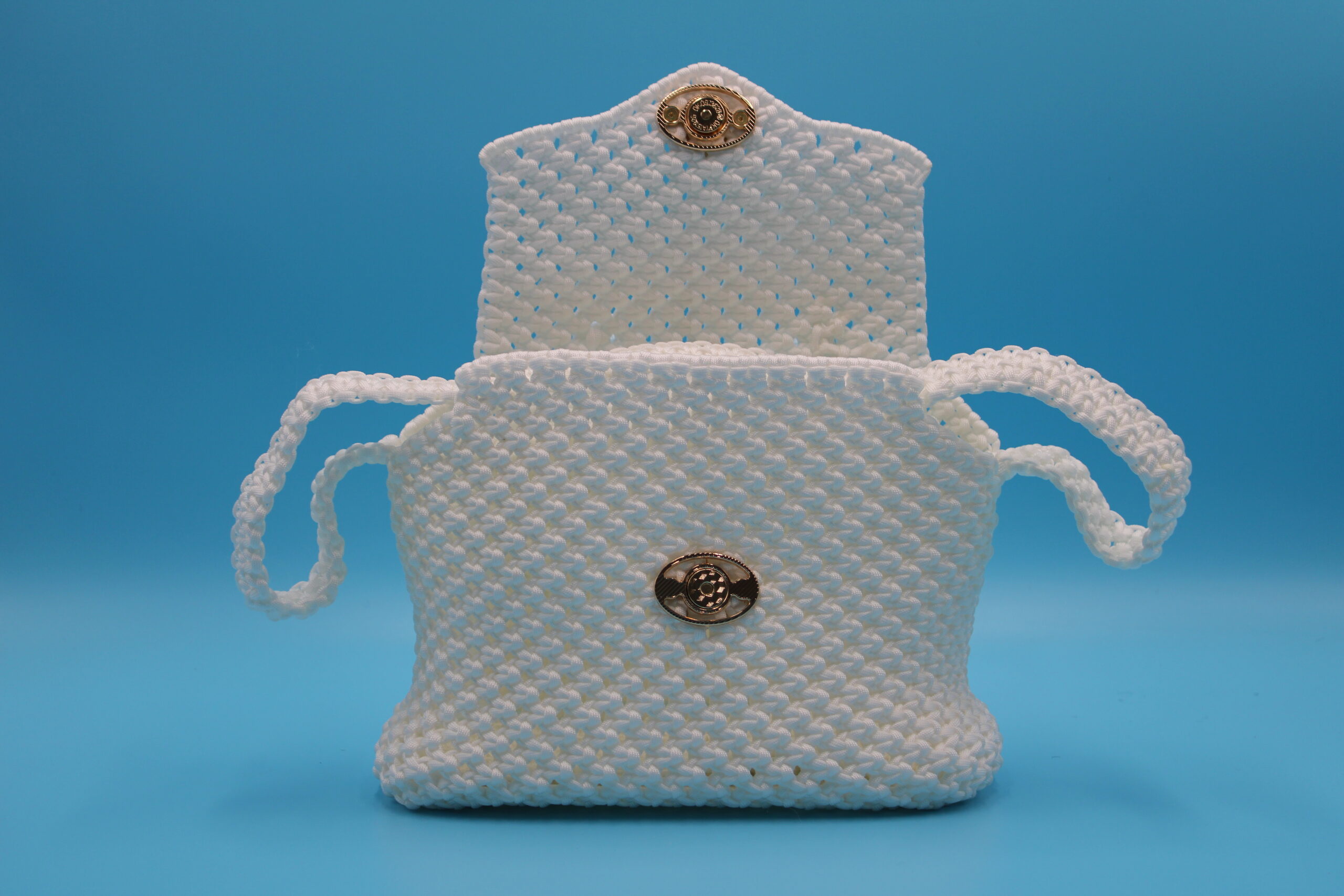 ADJOSS WHITE COLOR  100% HAND-WOVEN WITH THE SMALL INTERNAL POCKET