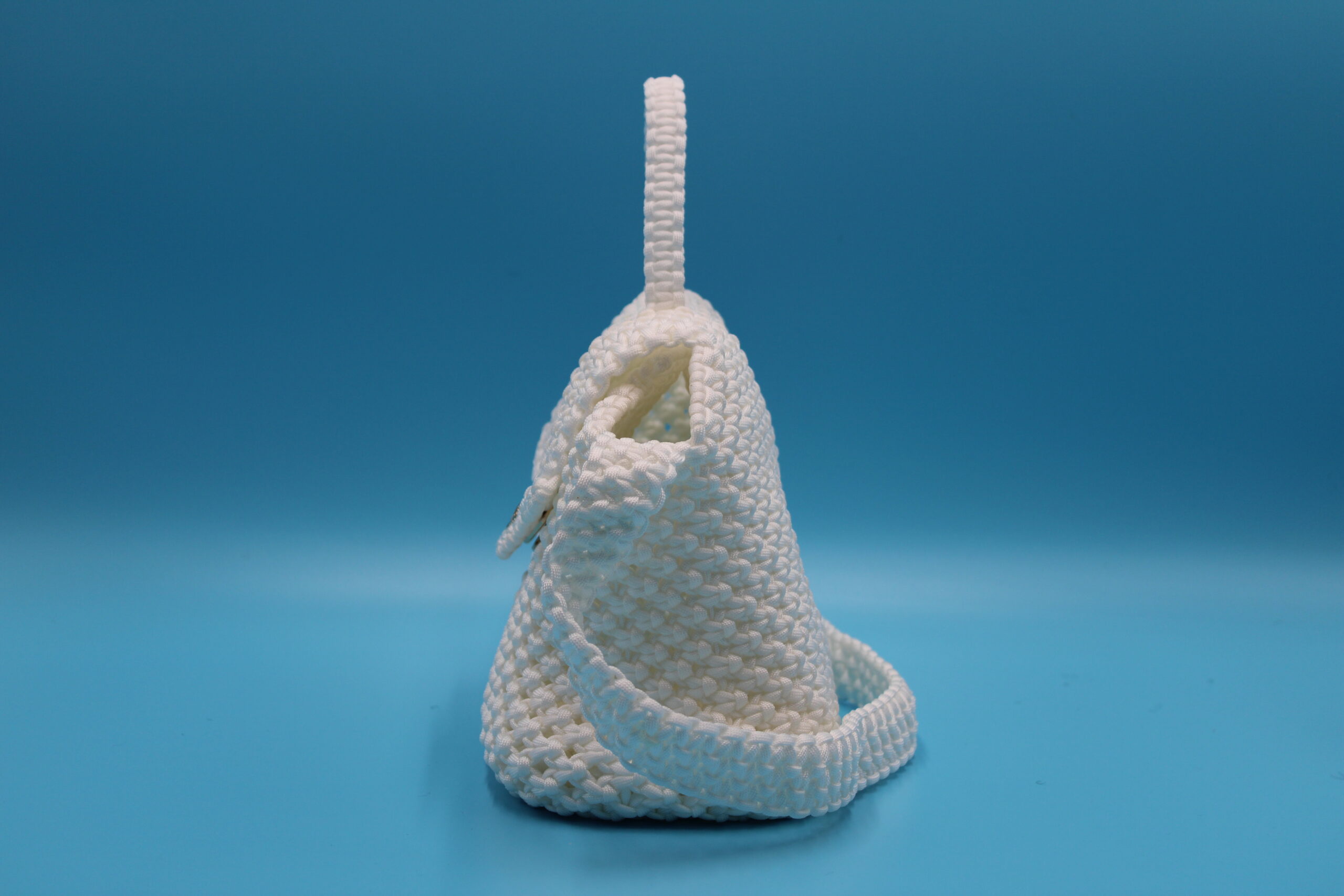 ADJOSS WHITE COLOR  100% HAND-WOVEN WITH THE SMALL INTERNAL POCKET