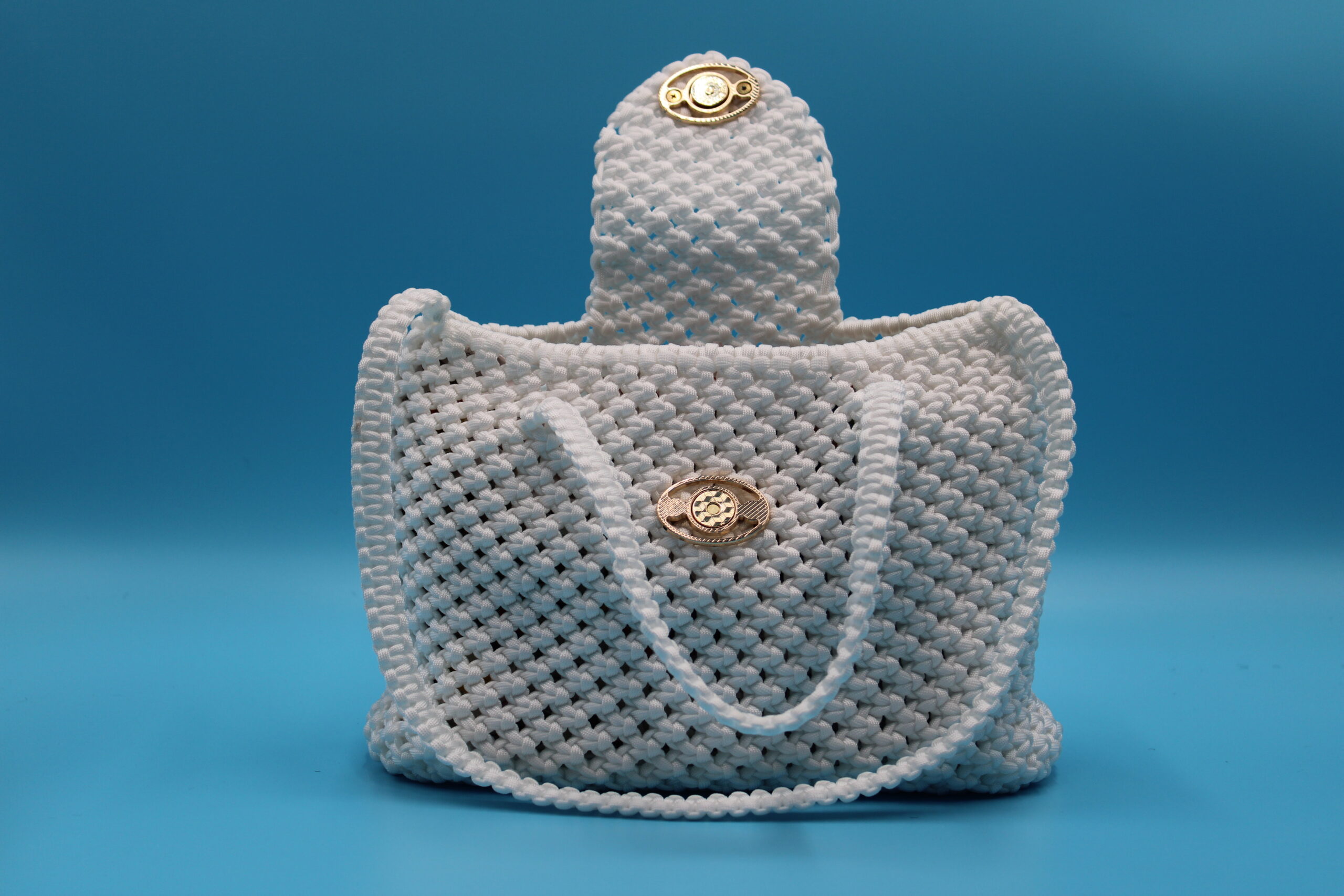 TOTE BAG WHITE COLORS WITH HALF CLOSED TOP 100% HAND-WOVEN