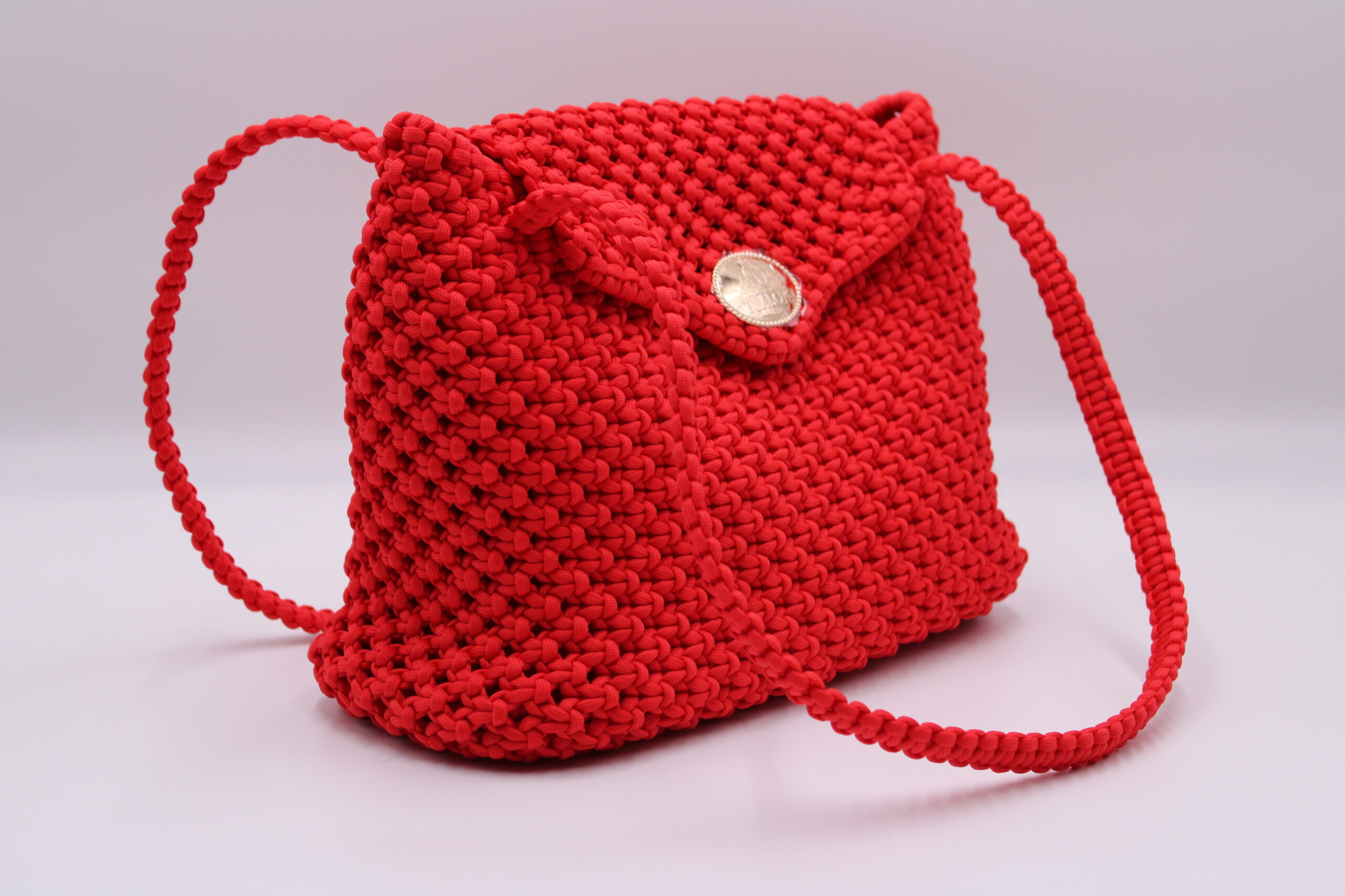 TOTE BAG RED COLOR WITH CLOSED TOP 100% HAND-WOVEN WITH THE SMALL INTERNAL BAG