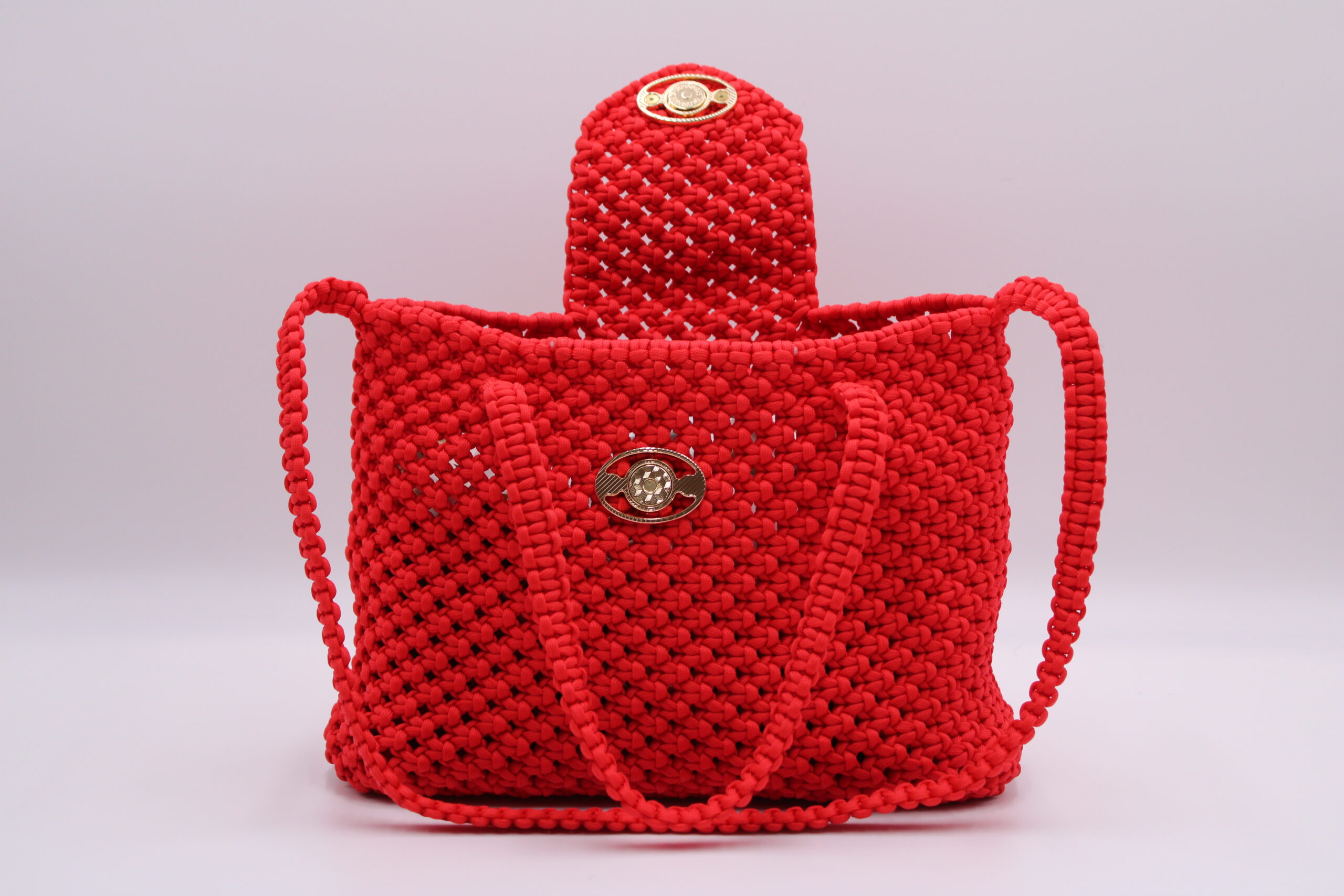 TOTE BAG RED COLOR WITH HALF CLOSED TOP 100% HAND-WOVEN WITH THE SMALL INTERNAL POCKET