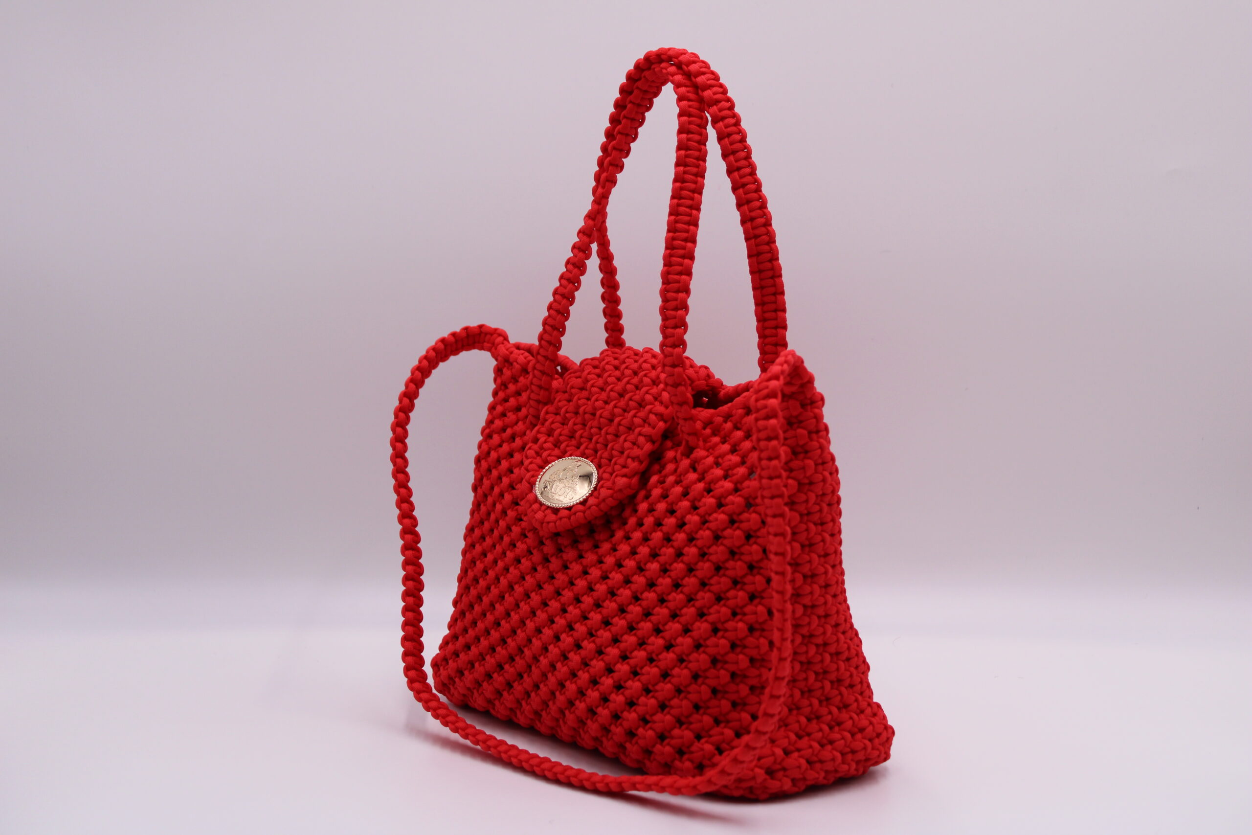 TOTE BAG RED COLOR WITH HALF CLOSED TOP 100% HAND-WOVEN WITH THE SMALL INTERNAL POCKET
