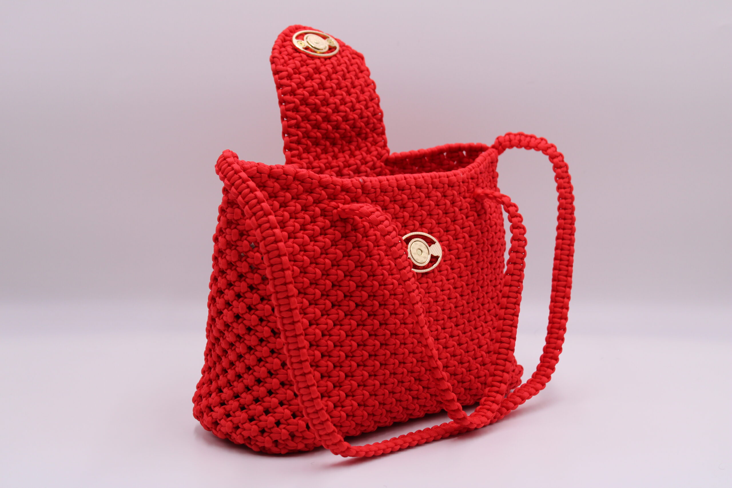 TOTE BAG RED COLOR WITH HALF CLOSED TOP 100% HAND-WOVEN WITH THE SMALL INTERNAL POCKET