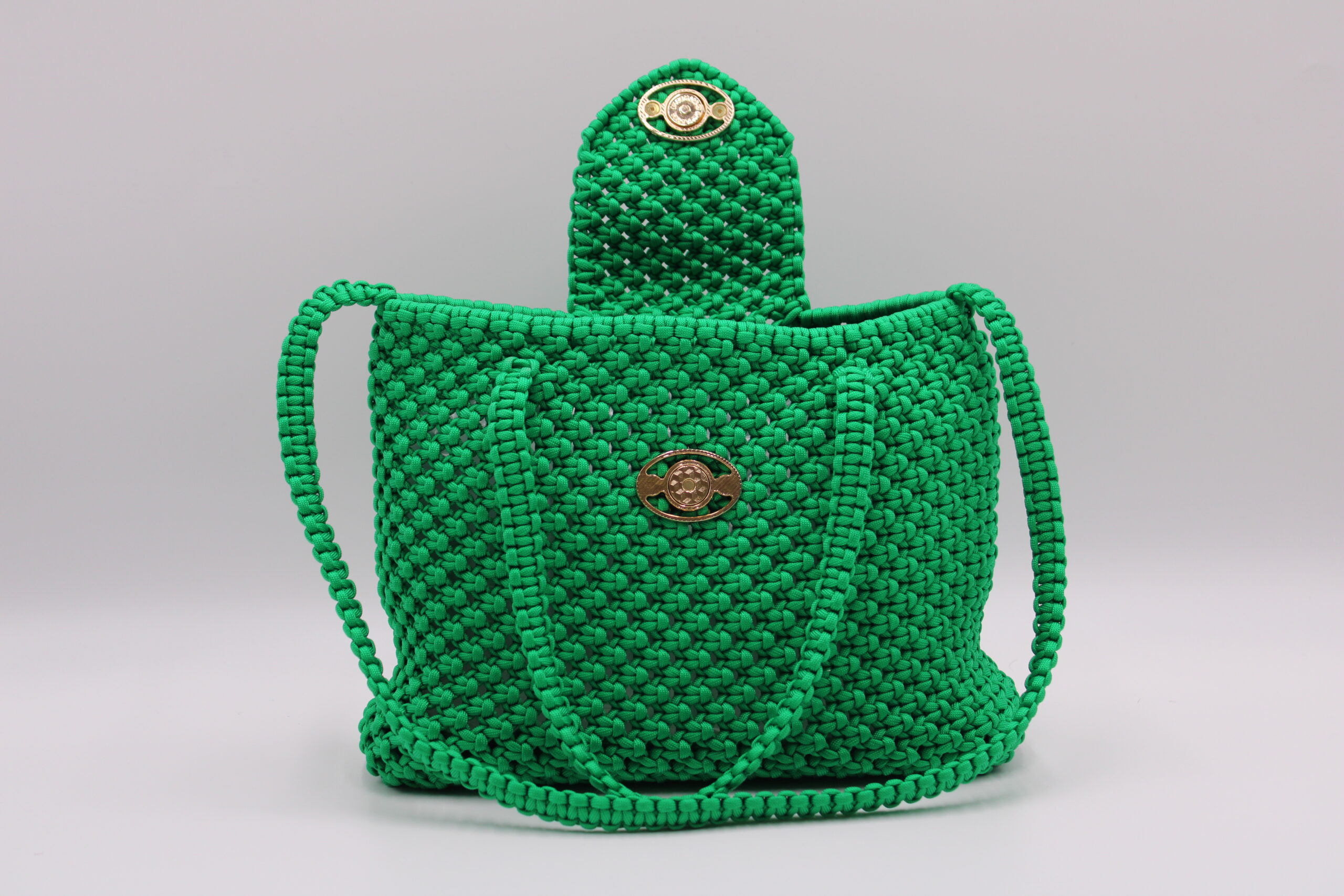 TOTE BAG GREEN COLOR WITH HALF CLOSED TOP 100% HAND-WOVEN WITH THE SMALL INTERNAL POCKET