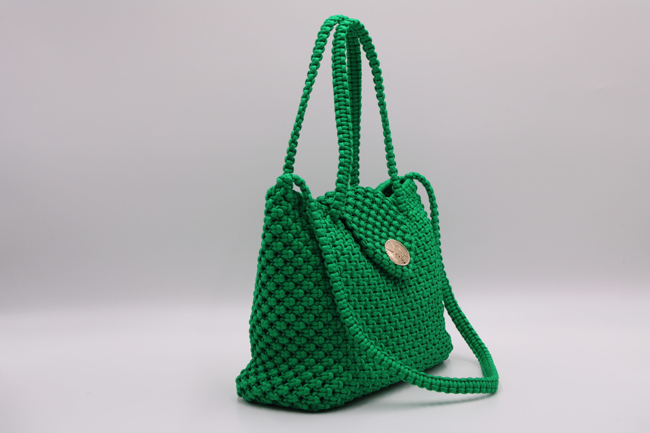 TOTE BAG GREEN COLOR WITH HALF CLOSED TOP 100% HAND-WOVEN WITH THE SMALL INTERNAL POCKET
