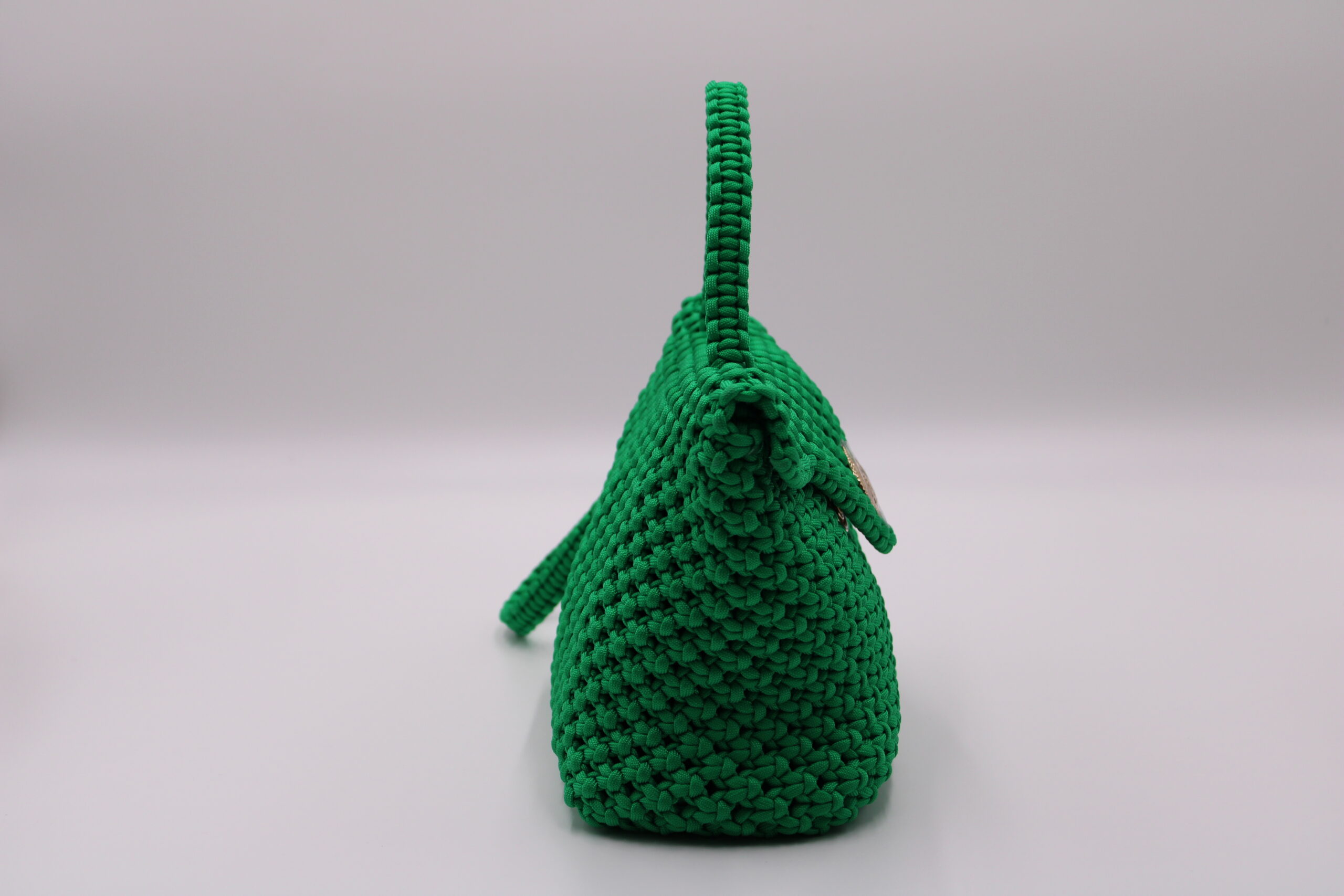 EBANG MINI 100% hand-woven with internal pocket.