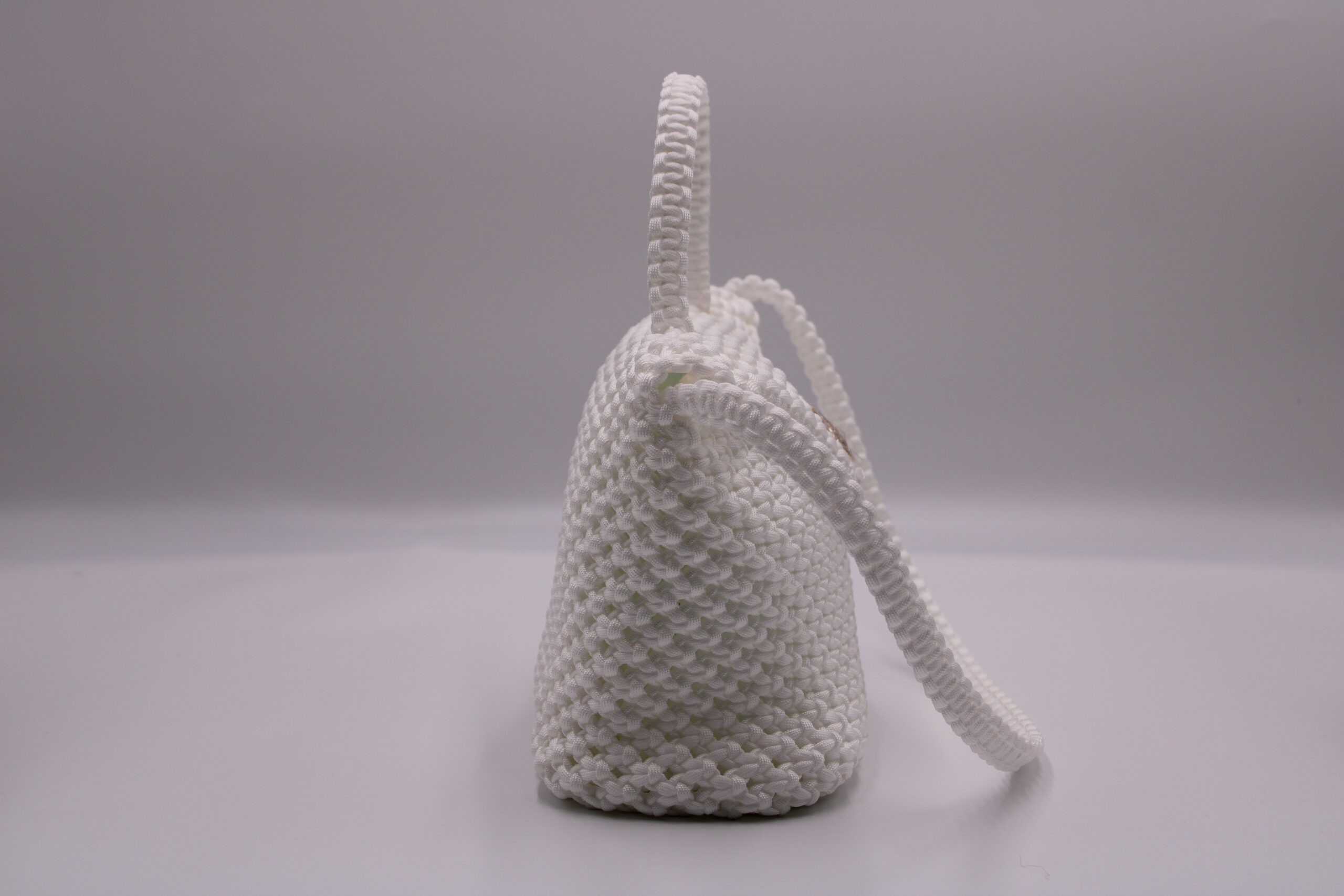 OKOLA MINI WHITE 100 % HAND-WOVEN